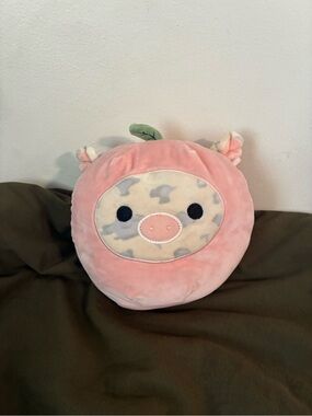 Rosie squishmallow!